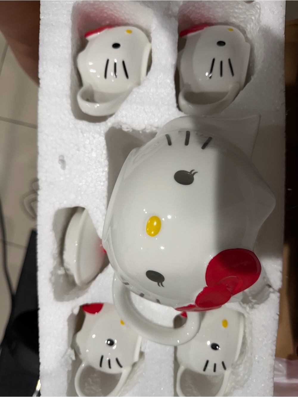 Sanrio Hello Kitty Tea Kettle and Cups Set